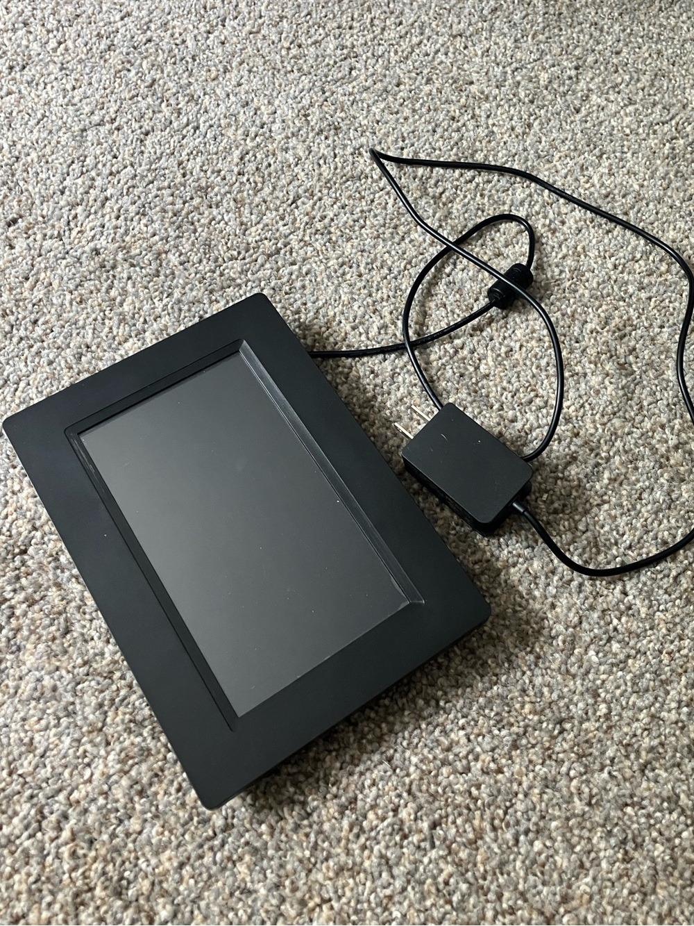 Aluratek Digital Photo Frame with Automatic Slideshow